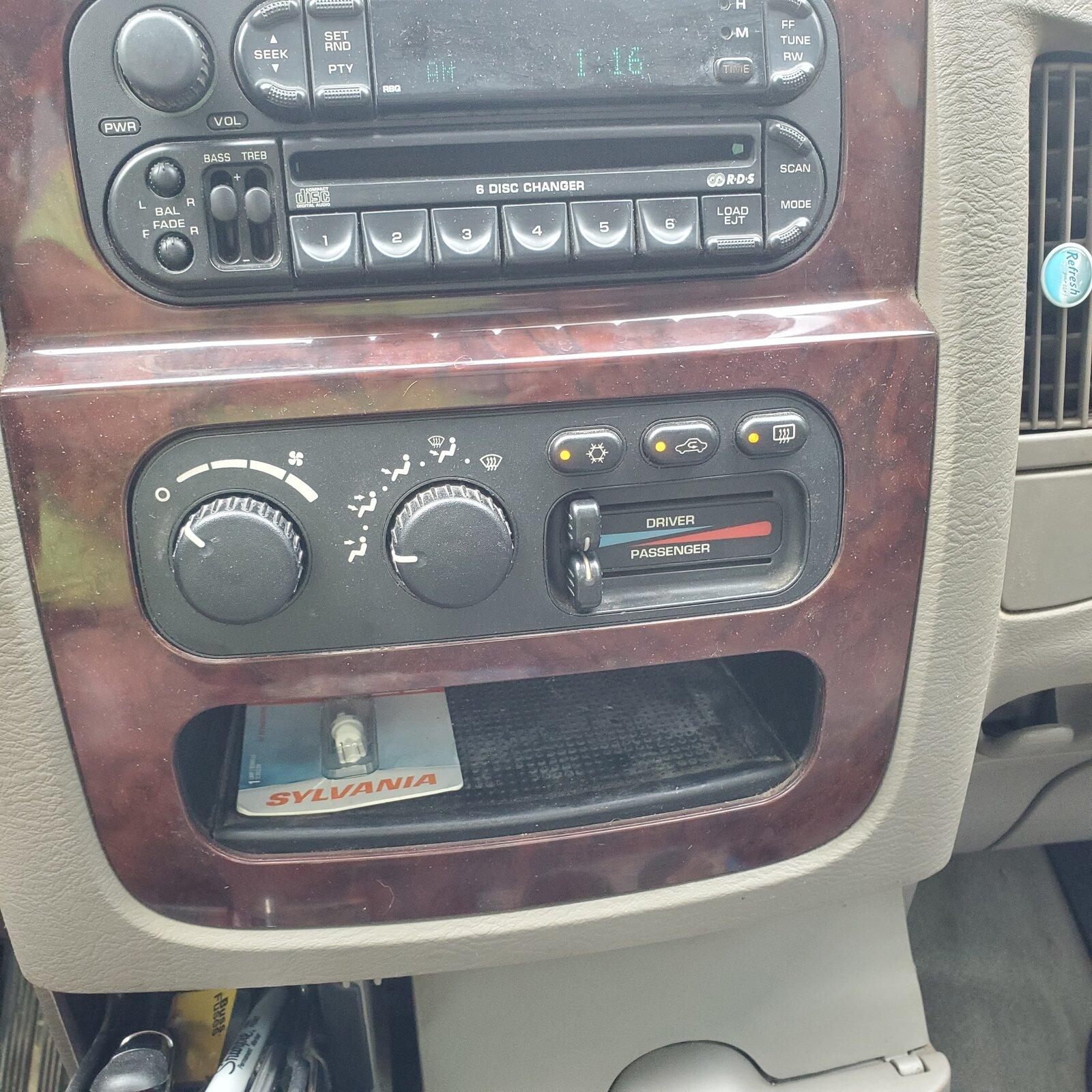 03 dodge 3500 ac lights.jpg