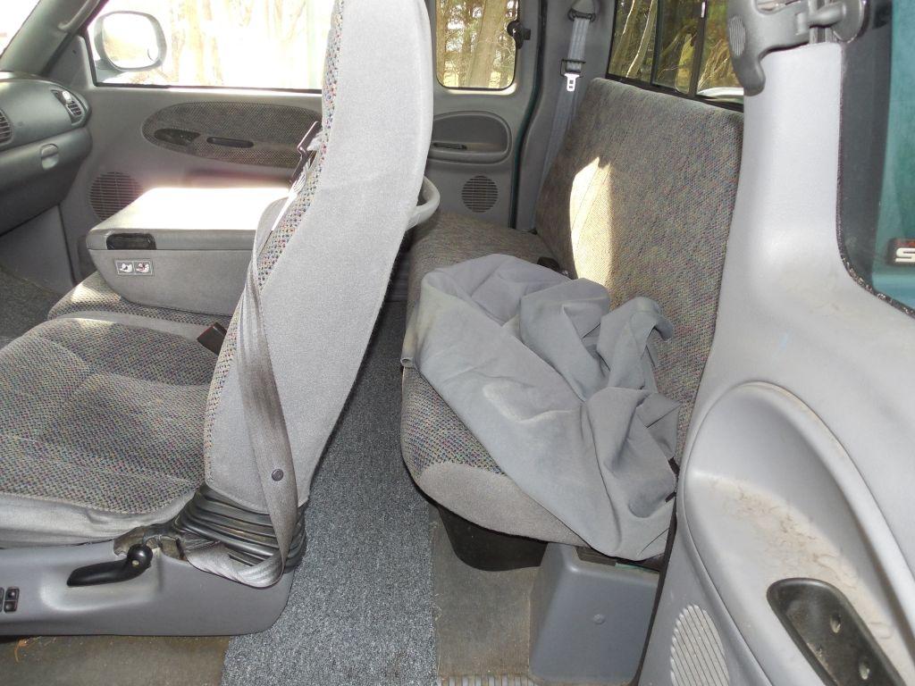 06 interior 2.jpg