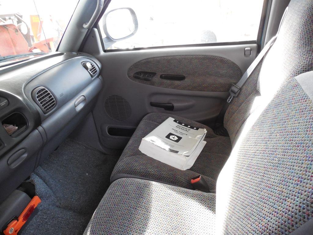 07 interior 2.jpg