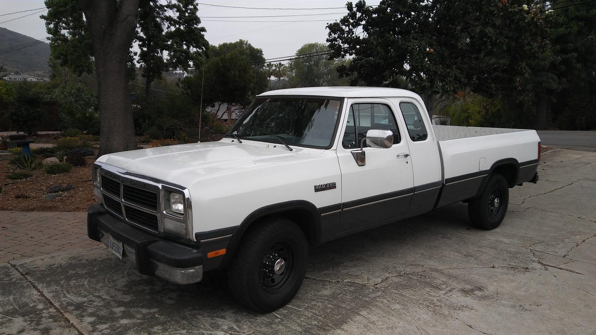 1993 Dodge D250.jpg