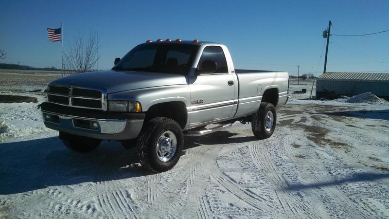2001 Dodge truck.jpg