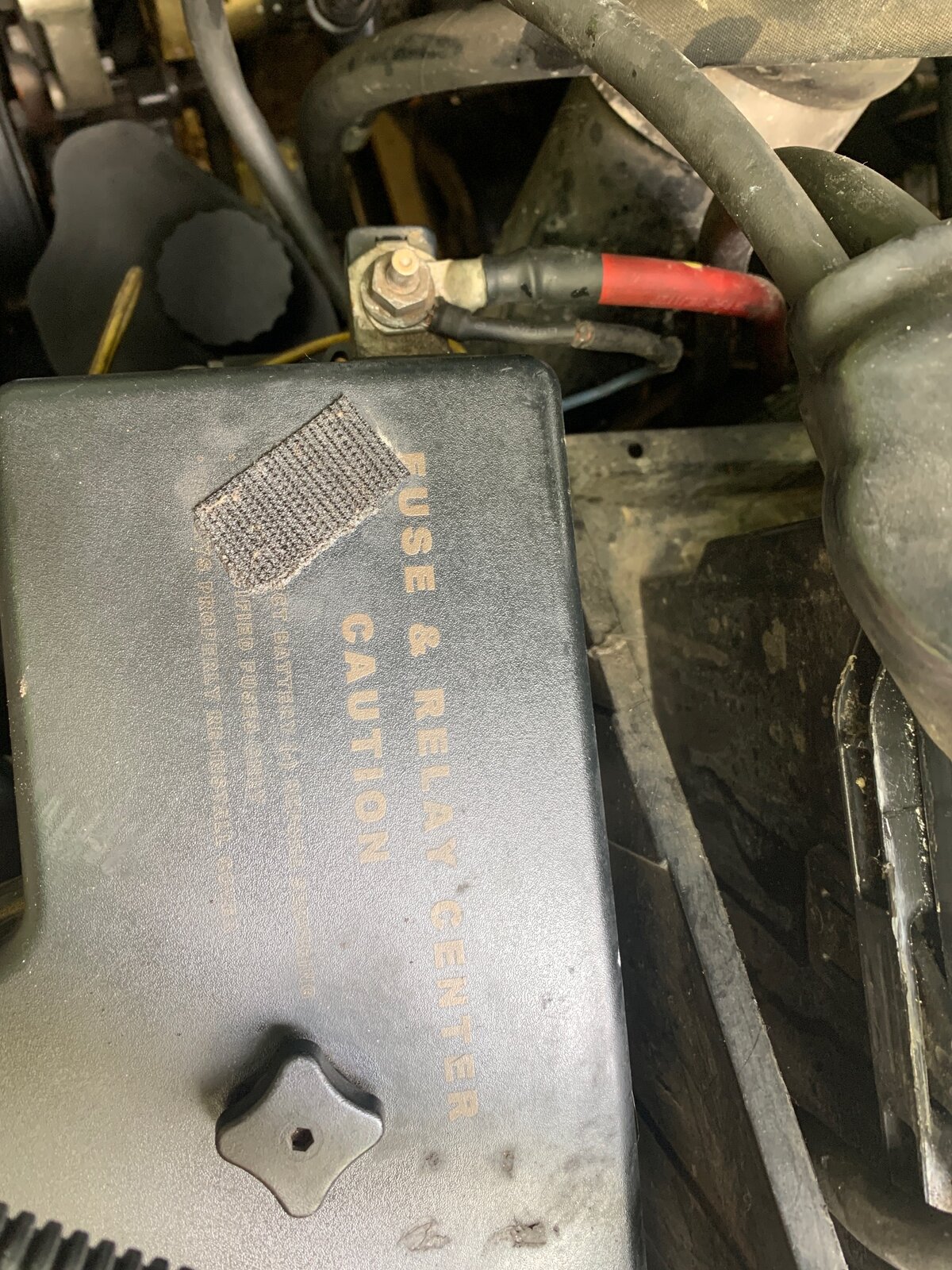 2004 dodge fuse and relay box.JPG