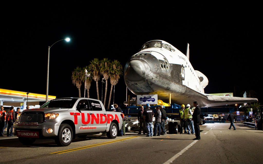 2012-Toyota-Tundra-Towing-Endeavour-Left-Side.jpg