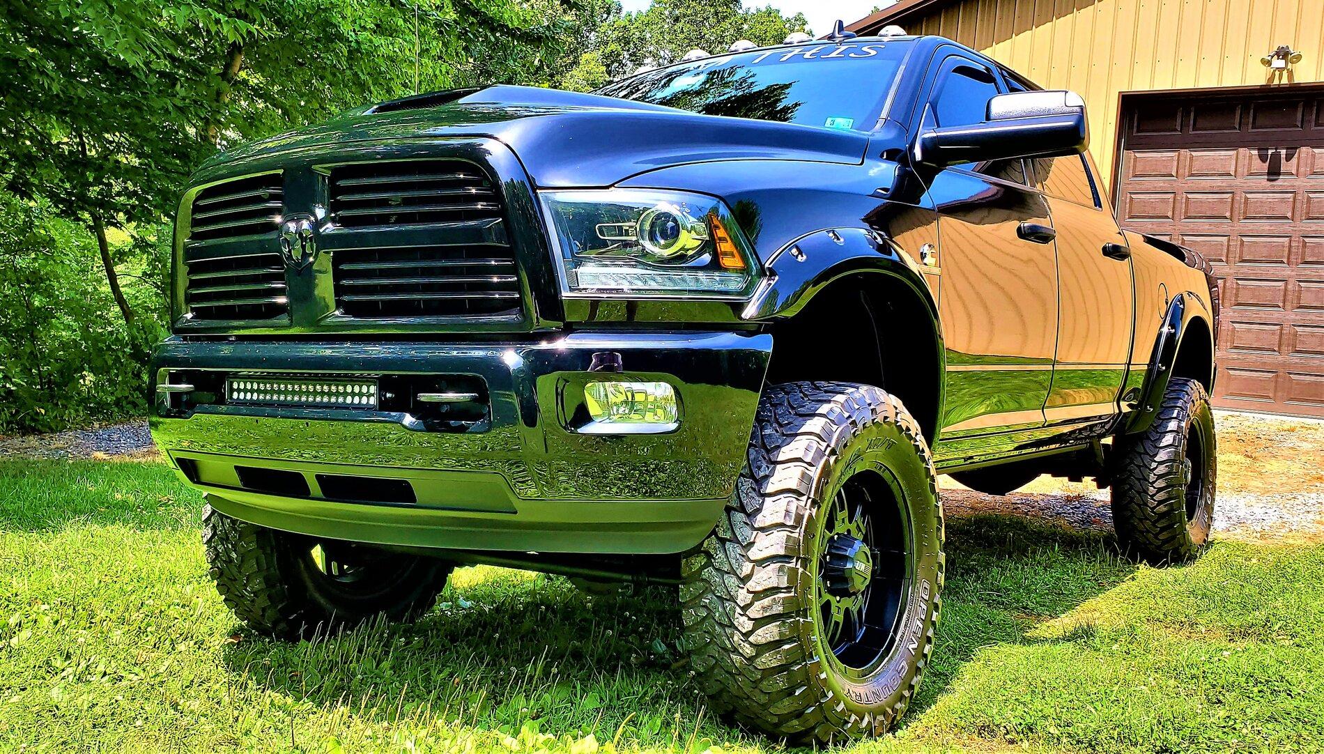 2015 Ram 2500 Black Out.jpg