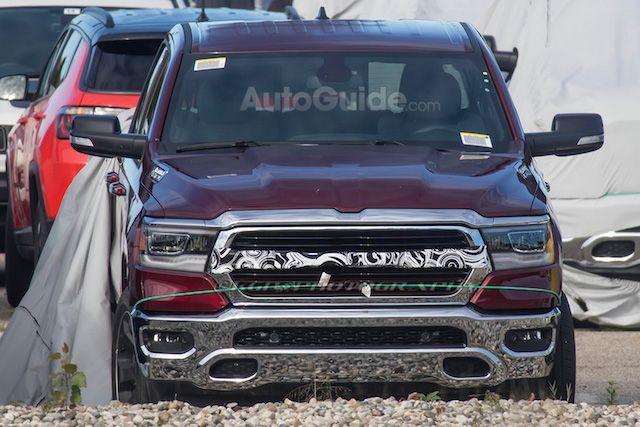 2019-ram-1500-spy-photos-03.jpg