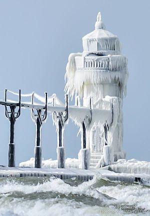 300x432_01221623_lighthouselakemichigan.jpg
