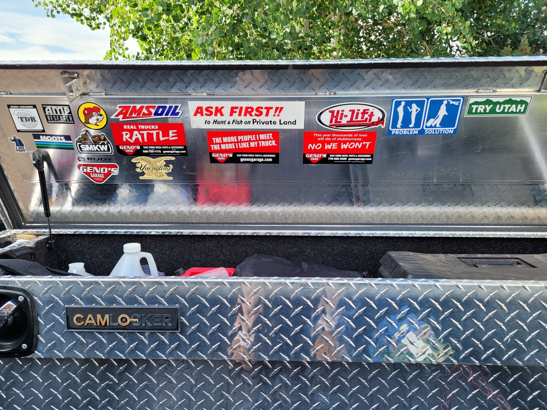 4G-Stephen Arthur -fun- tool box inside decals.jpg