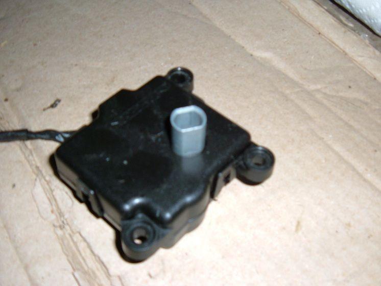 Blend Door Servo 560 x 800.jpg