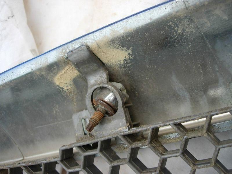 broken grill mount.JPG