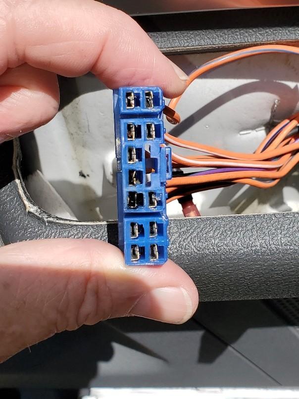 Connector for driver door harness master power window switch.jpg