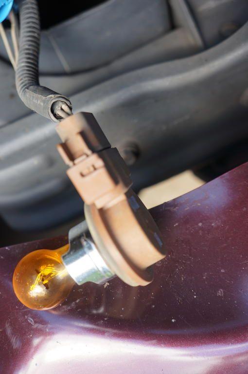 D-turn-signal-socket-clips.jpg