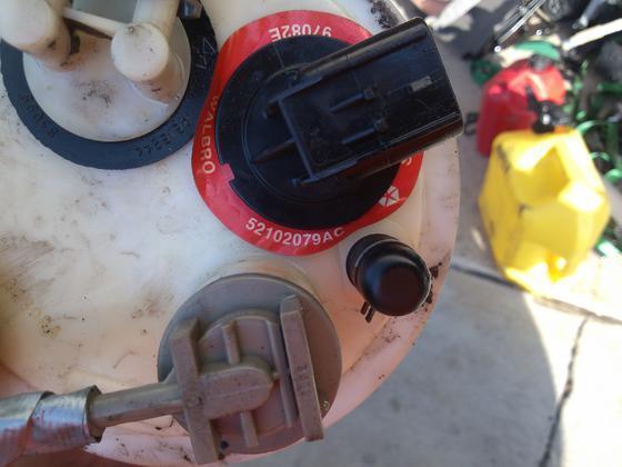 DIESEL FUEL SENDING UNIT.jpg