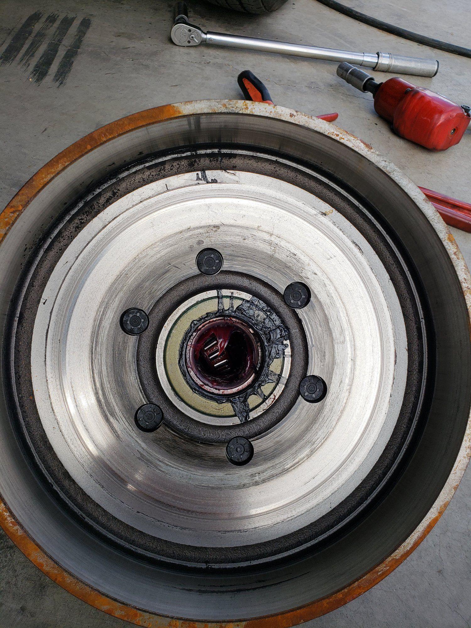 driver.front.drum.grease.jpg