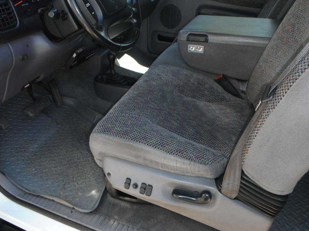 drv seat.jpg