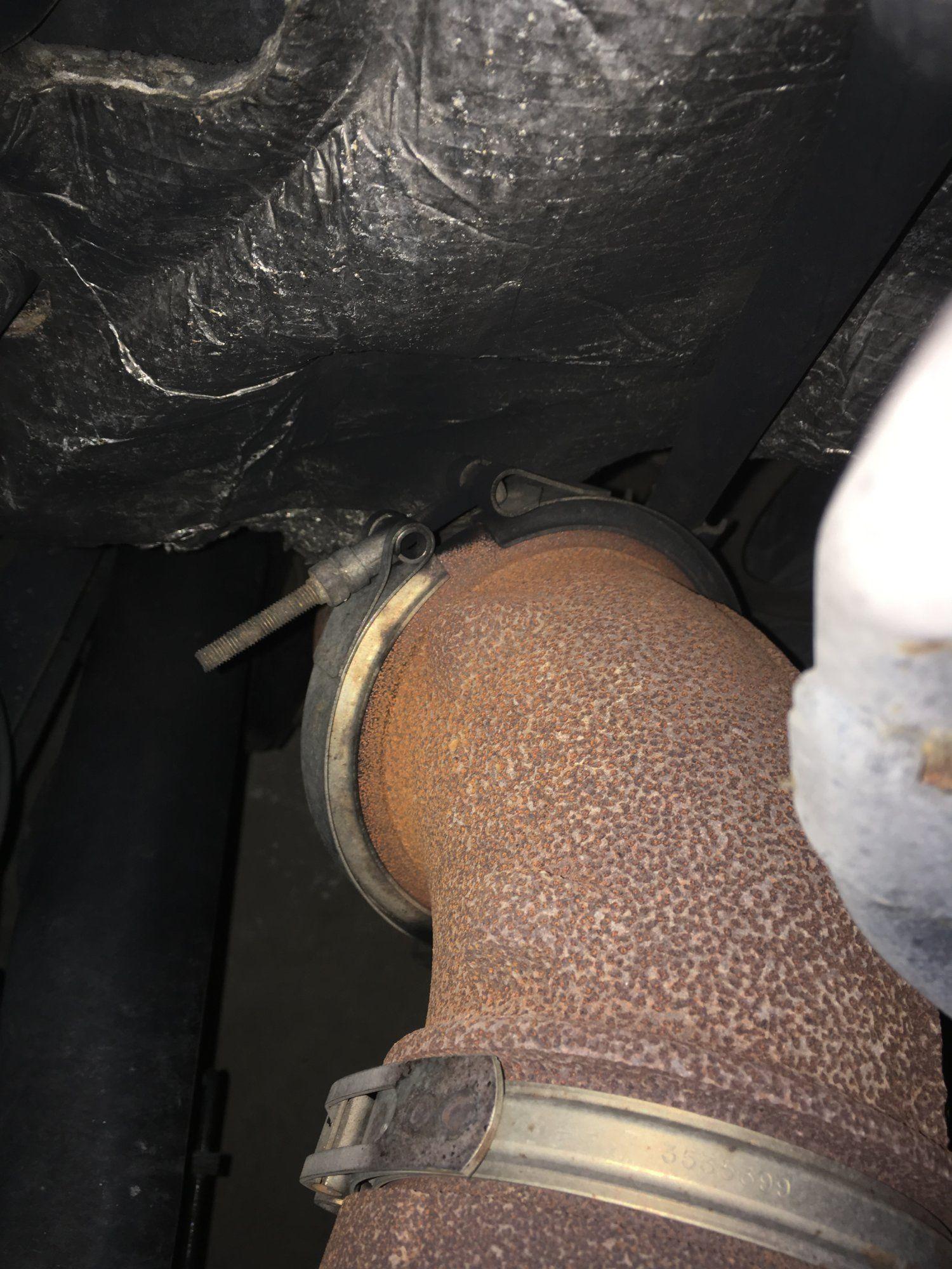 Exhaust leak.JPG