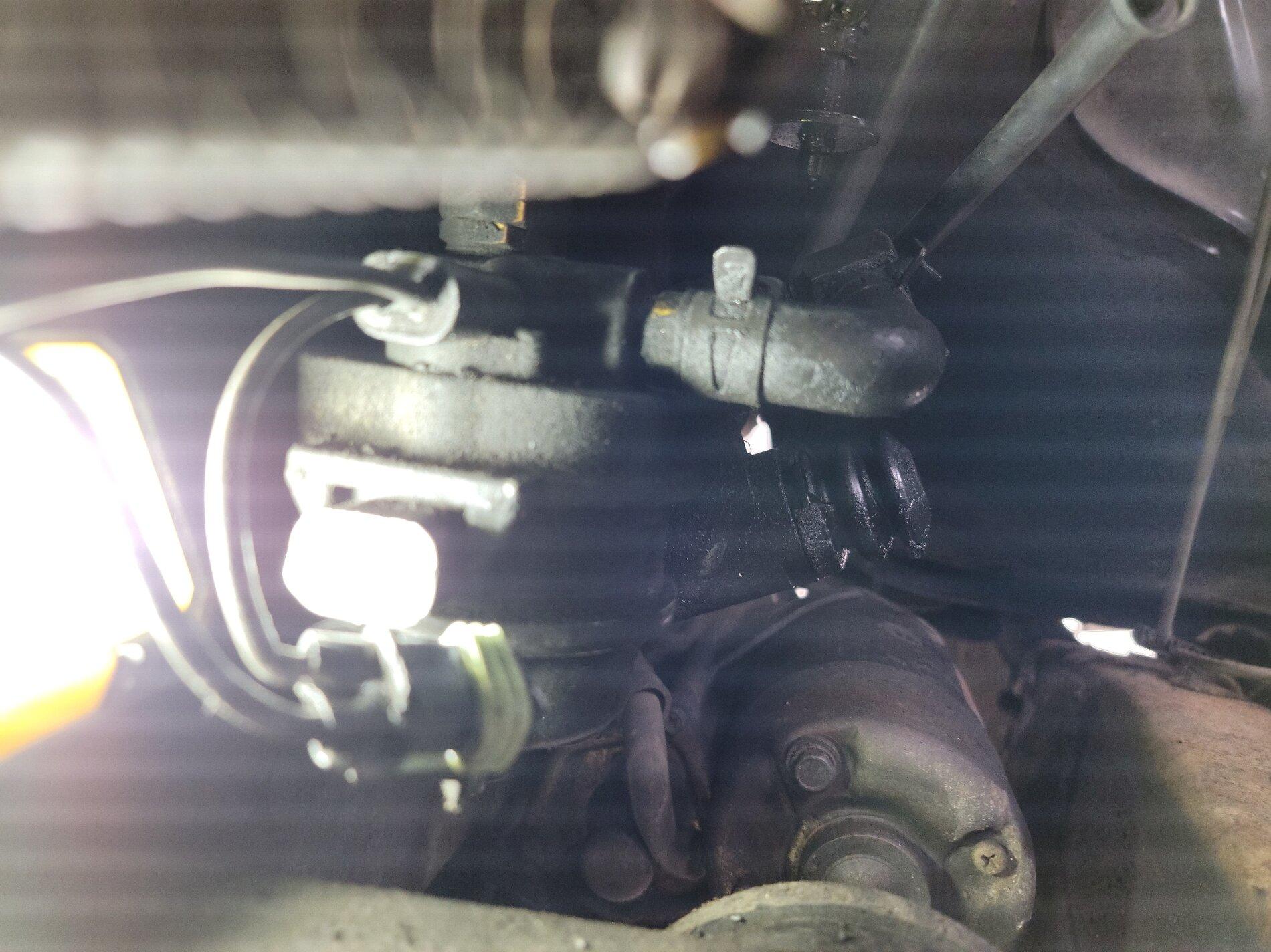 fuel heater plug plugged.jpg