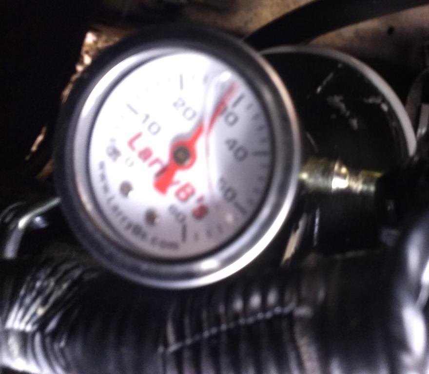 fuel pressure, idle.jpg