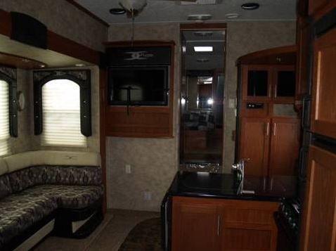 Fuzion302.livroom.JPG