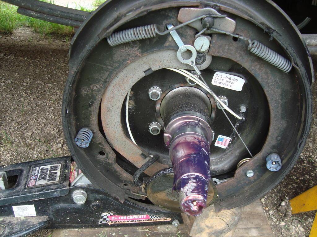 grease on spindle 5-25-16.jpg
