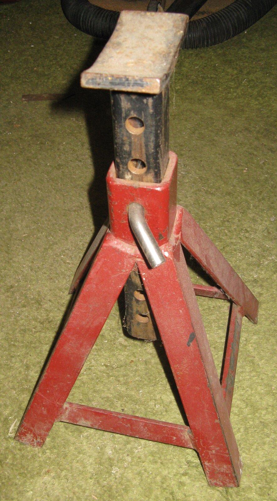 jack stand.jpg
