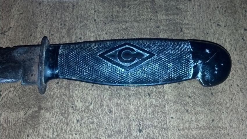 knife2_zpsc4a1547c.jpg