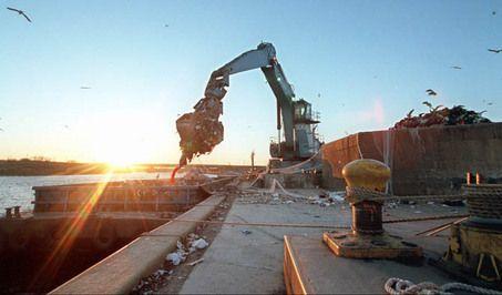 large_staten-island-fresh-kills-landfill-crane-barge-gulls.jpg