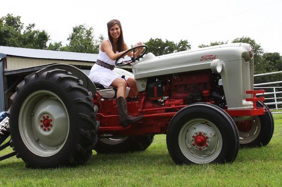 laura20205320ford20002.jpg