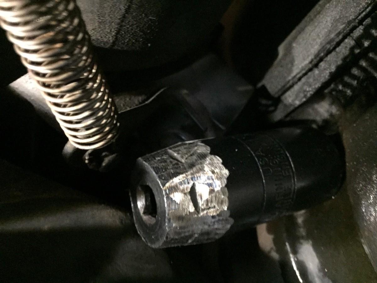Oil-pressure-tool-1.JPG