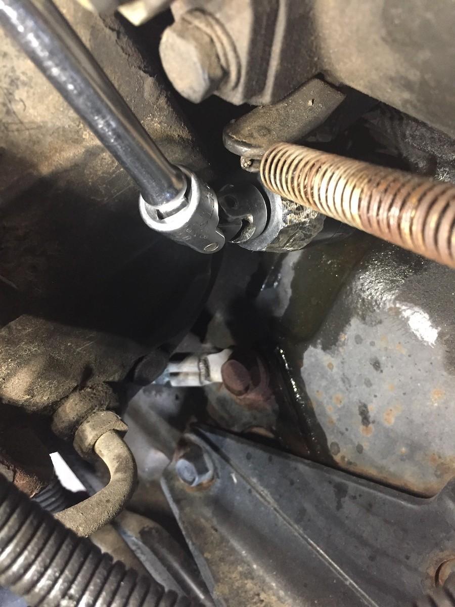 Oil-pressure-tool-3.JPG