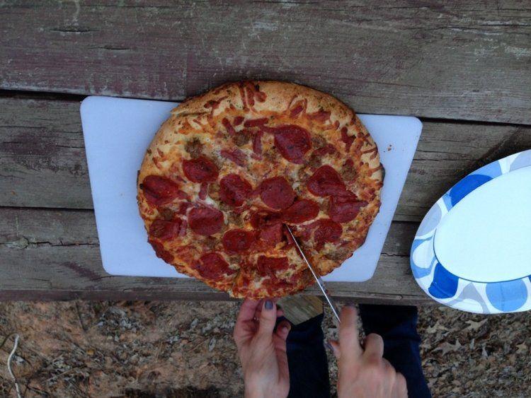 PIZZA.JPG