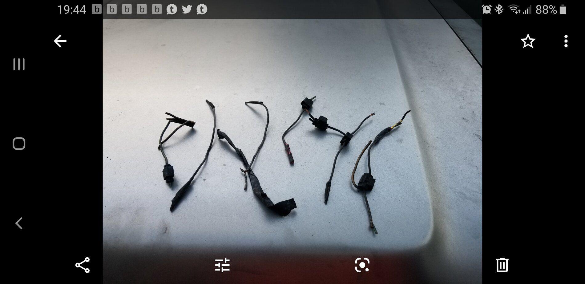 Screenshot_20190806-194436_Photos.jpg
