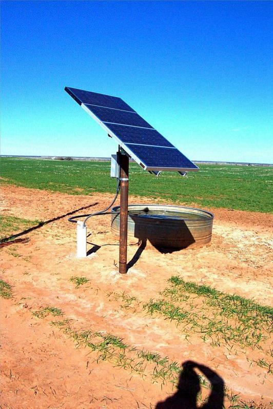 Seiling_SunRotor_Solar_Pumping_System_Livestock_Watering_Application_4_Panels.jpg