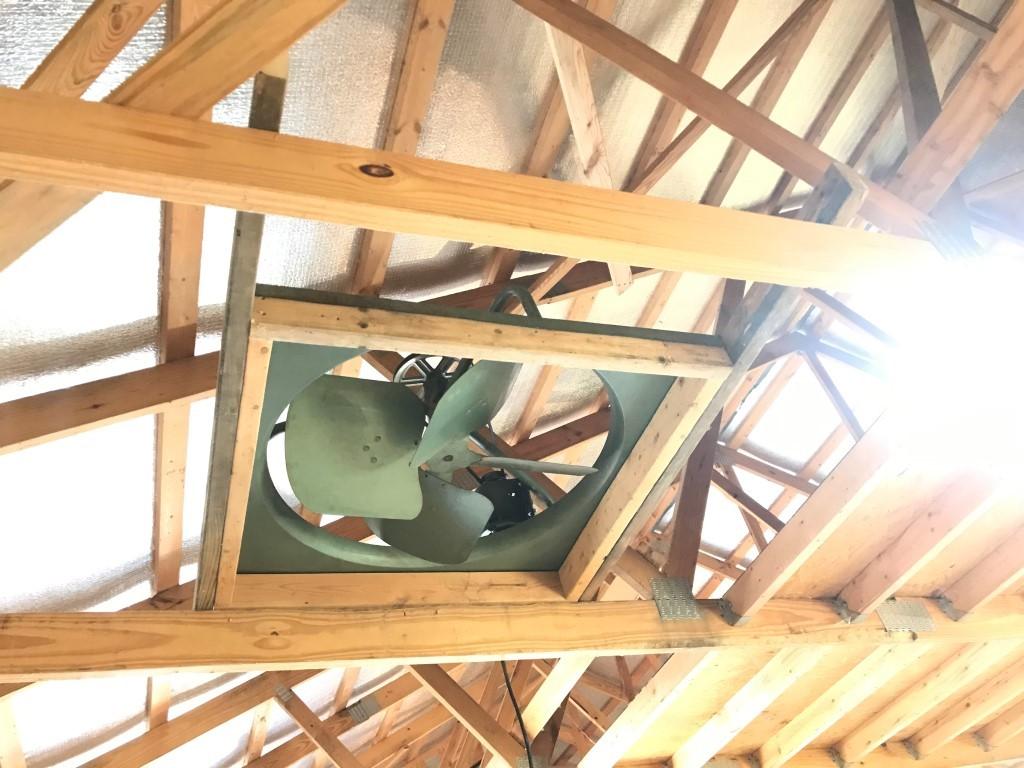 shop ceiling fan.jpg