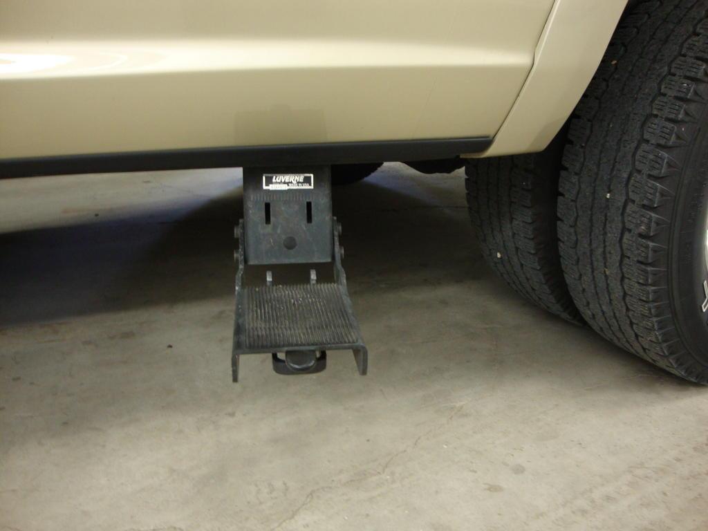 Side step - driver side.jpg