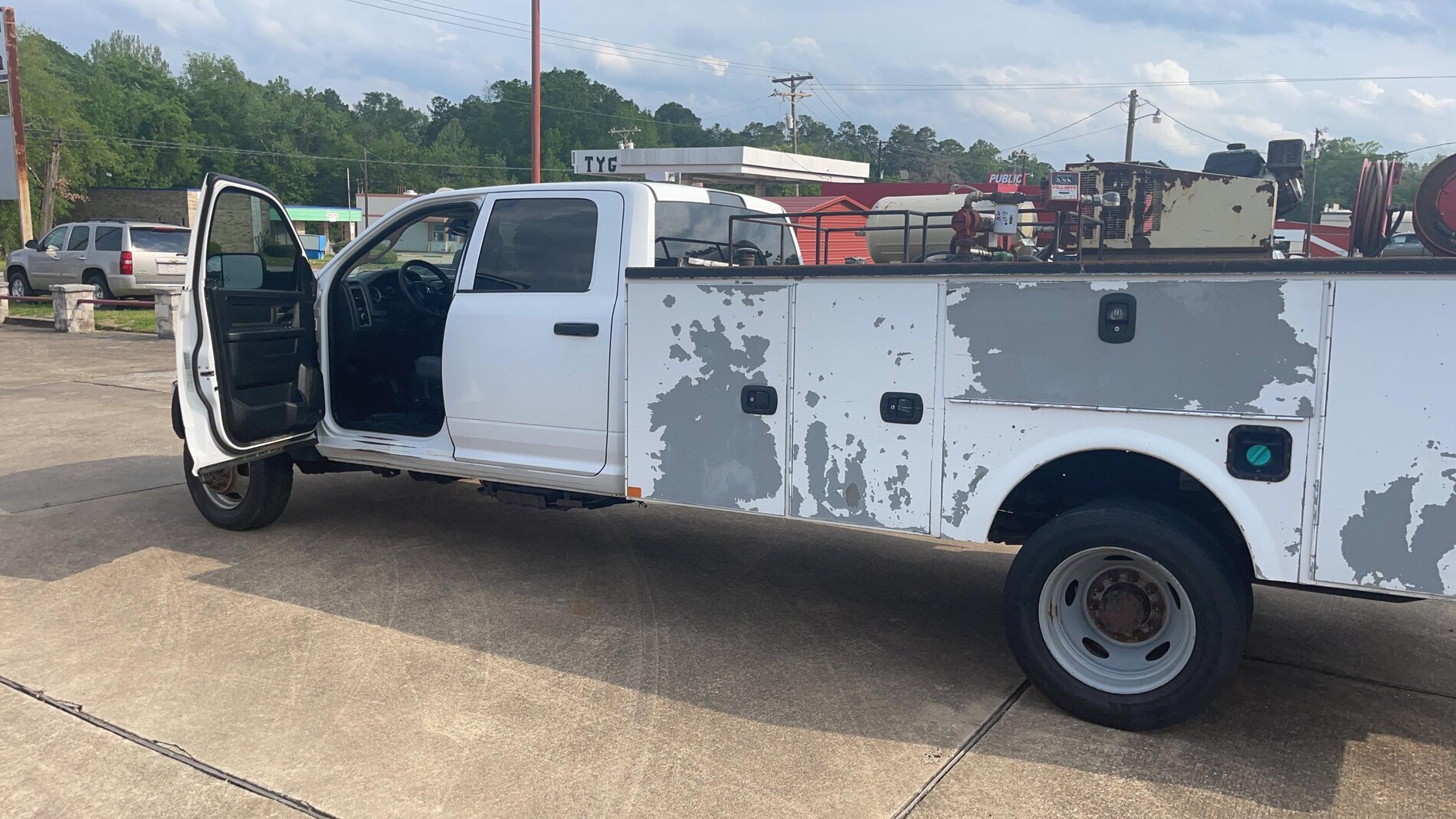 Side view of truck.jpeg