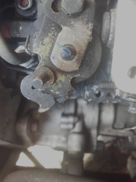 throttle linkage marks.jpg