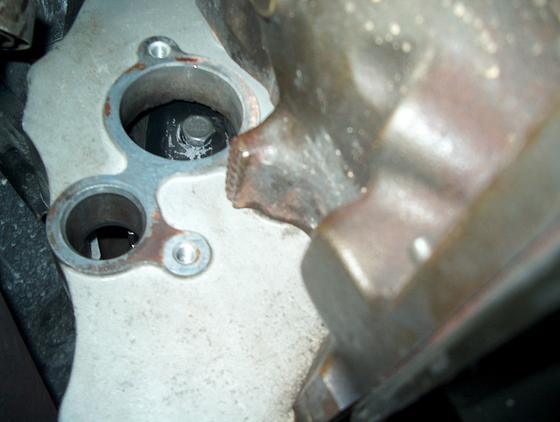top hole tq converter bolt access 001.jpg