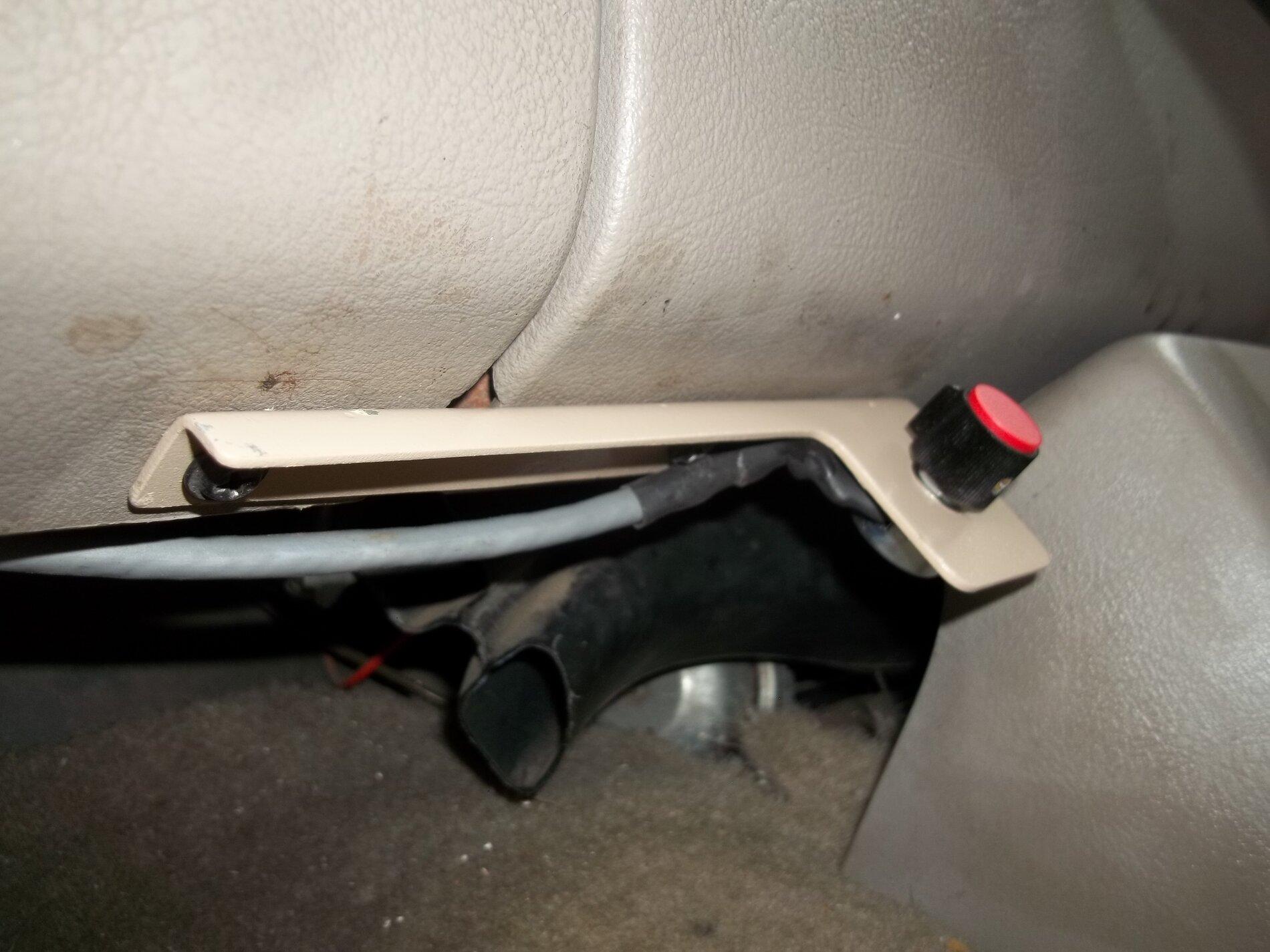 TPS DELETE dash mounted pot bracket.JPG