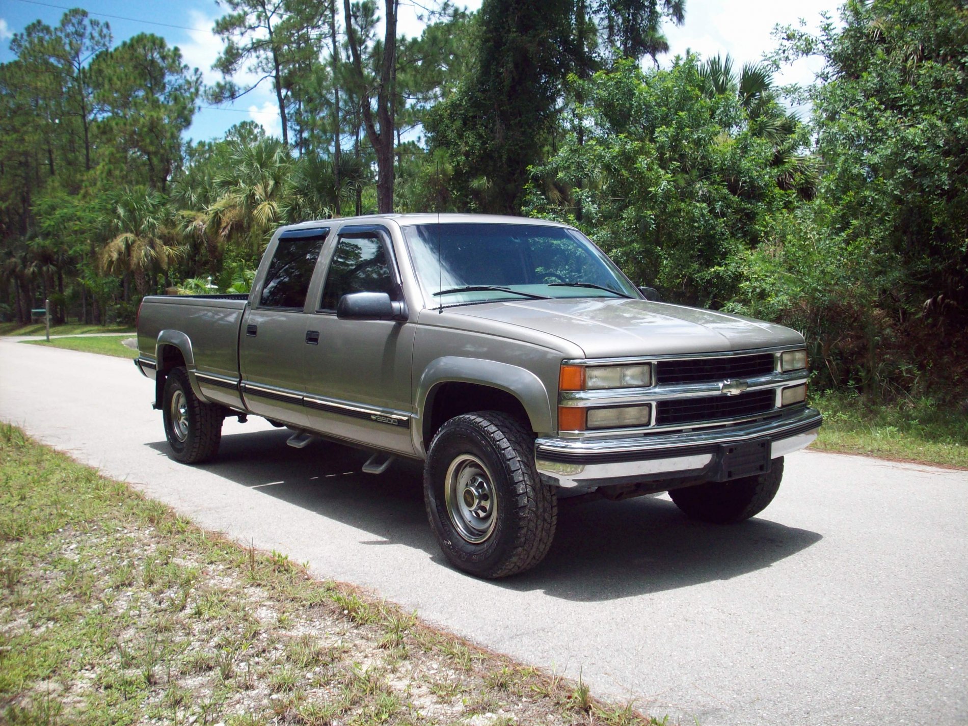 truck 002.JPG