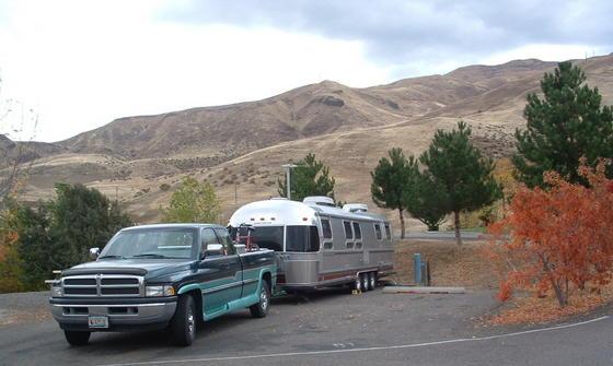 Truck and Trailer for attachment.jpg