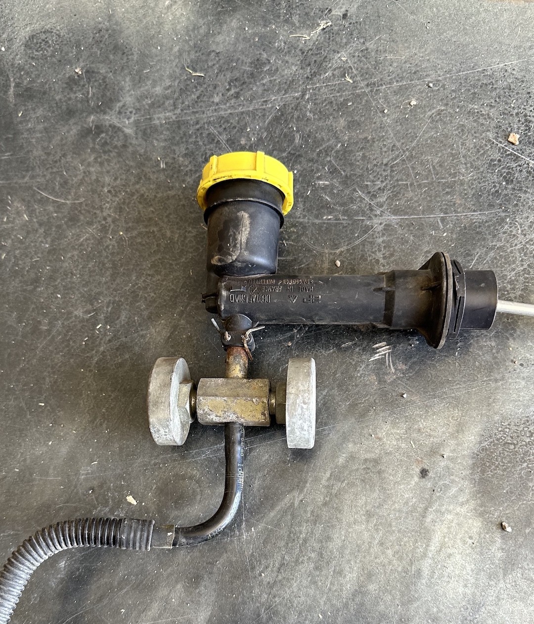 Truck clutch master cylinder.jpg