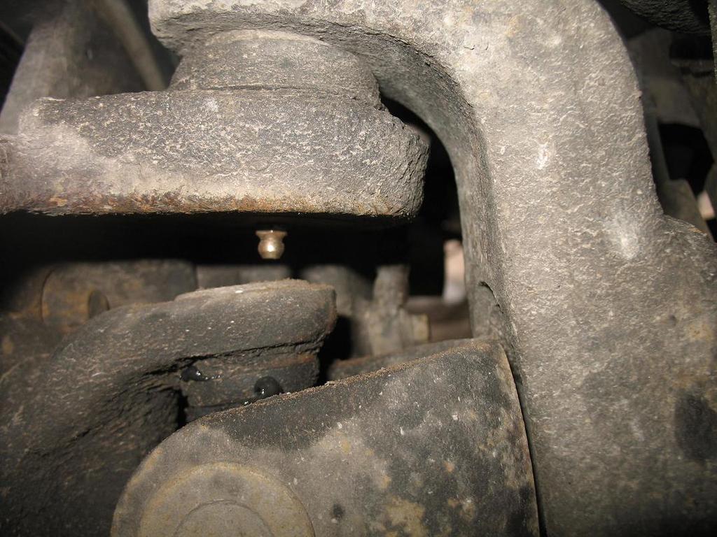 Upper ball joint zerk.jpg