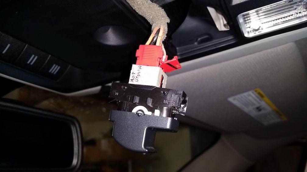 Wire harnes plugged into switch II.jpg