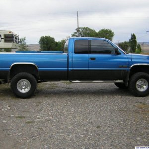01 with 315's & leveling springs