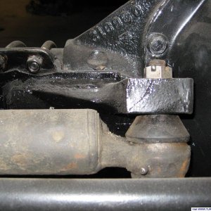 Modified steering ram mount