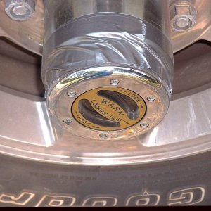 special lockout retainer/tightener