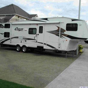 '06 Cougar 314EFS 5th wheel trailer