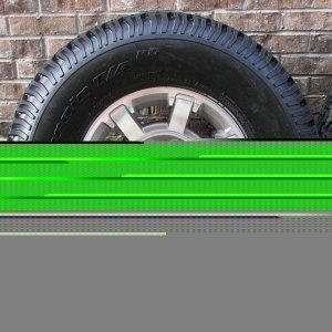 '08 H2 tire rim combo close-up