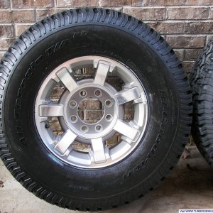 '08 H2 Hummer tire and rim