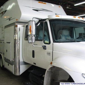 International_4400-Lance_Camper